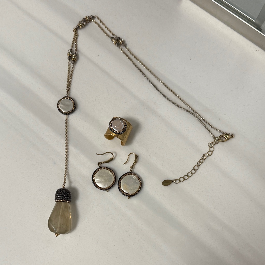 Chic Gold And Silver Necklace With Gemstone Ring Size 7